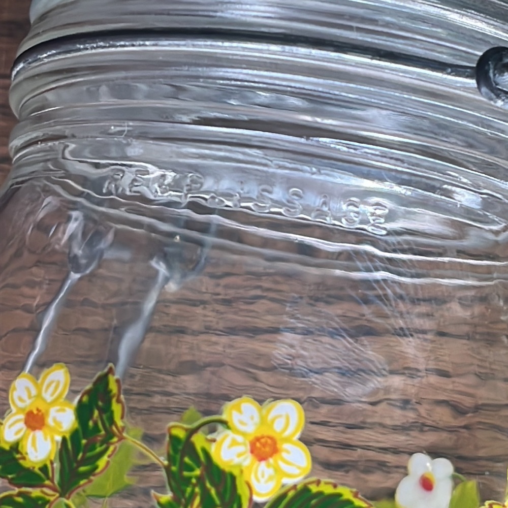 Set of two Vintage Strawberry Canisters - Picture 3 of 11
